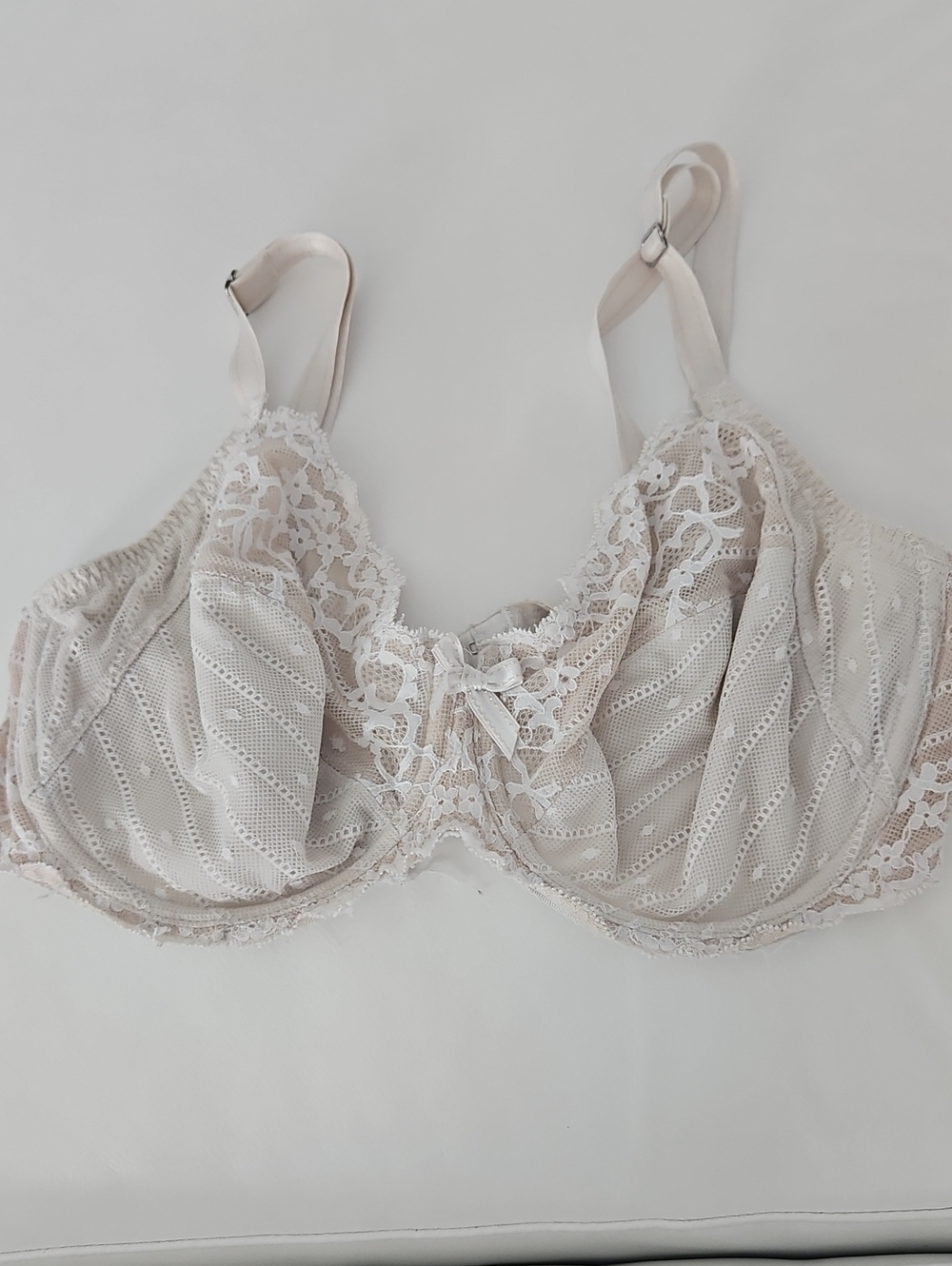 Chantelle Rive Gauche Full Coversge Unlined Lace Underwire Bra in Light Taupe